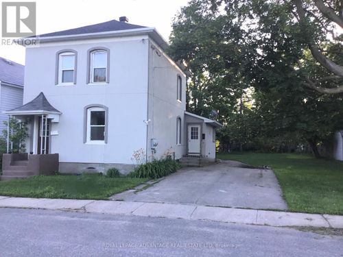 48 Montague St, Smiths Falls, ON, K7A2M1 | Card Image