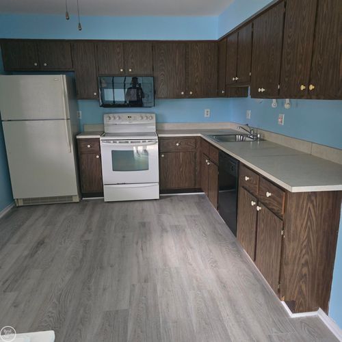 30442 Utica Rd, Roseville, MI, 48066-1588 | Card Image