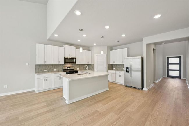 1472 Waggoner Ranch Trl, House other with 5 bedrooms, 4 bathrooms and 2 parking in Conroe TX | Image 4