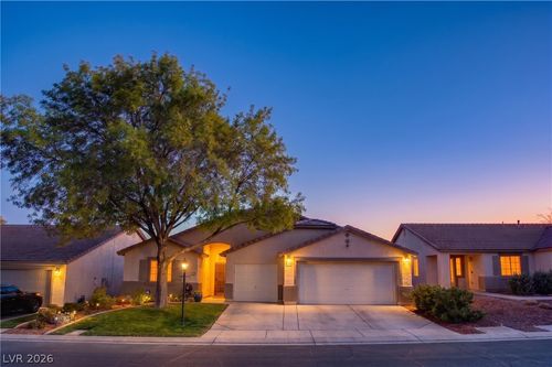 833 Dulcet Dr, North Las Vegas, NV, 89032-7816 | Card Image