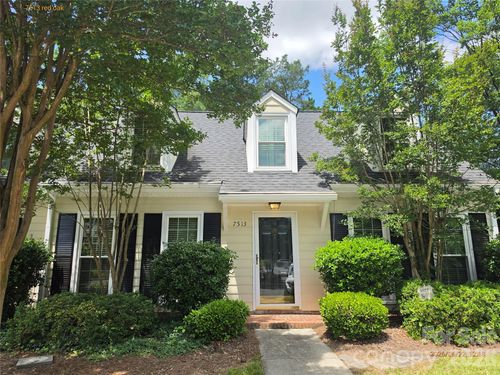 7513 Red Oak Ln, Charlotte, NC, 28226-7246 | Card Image