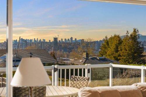 10257 125 St, Surrey, BC, V3V4Y5 | Card Image