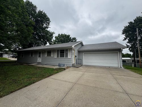 1602 E 9th Ave, Emporia, KS, 66801 | Card Image