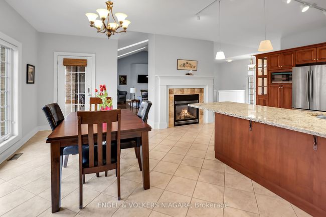 28 Cherry Ridge Blvd, House other with 4 bedrooms, 4 bathrooms and 4 parking in Fenwick ON | Image 8
