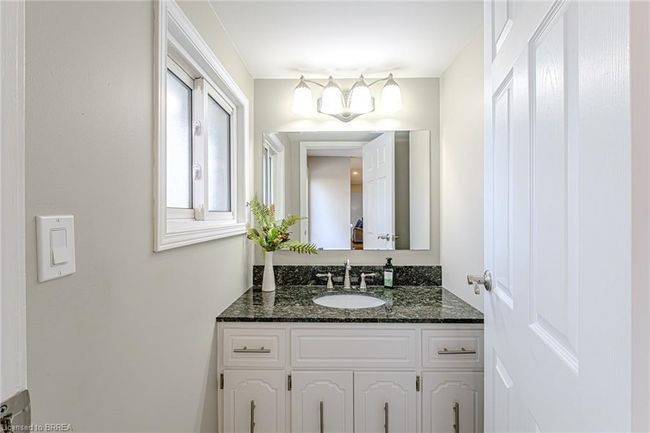 125 Woodlawn Ave, House other with 4 bedrooms, 2 bathrooms and 3 parking in Brantford ON | Image 24