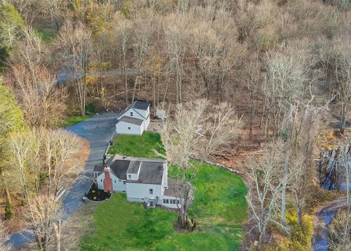 65 Hickory Ln, Bedford, NY, 10506-1533 | Card Image