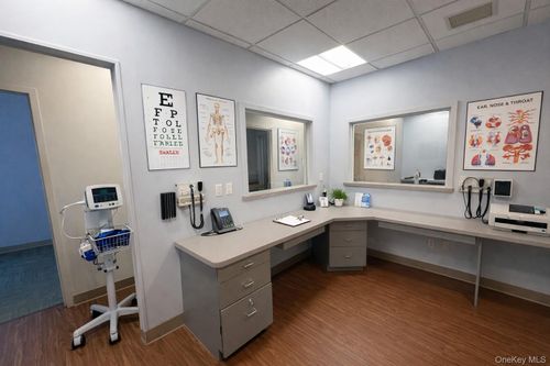 20 Beacon Hill Dr, Dobbs Ferry, NY, 10522-2402 | Card Image