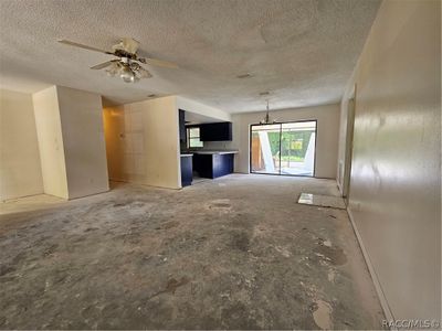 10447 County Road 229 Highway, House other with 3 bedrooms, 2 bathrooms and 1 parking in Oxford FL | Image 3