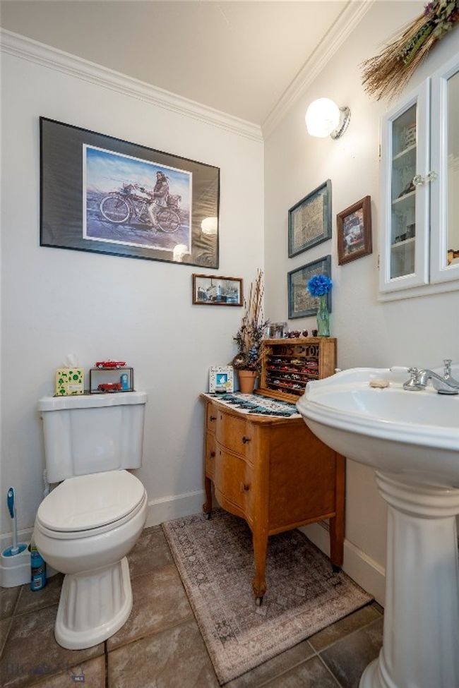 1/2 bath | Image 21
