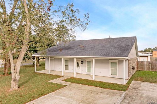 760 Avenue B, Port Allen, LA, 70767-3030 | Card Image