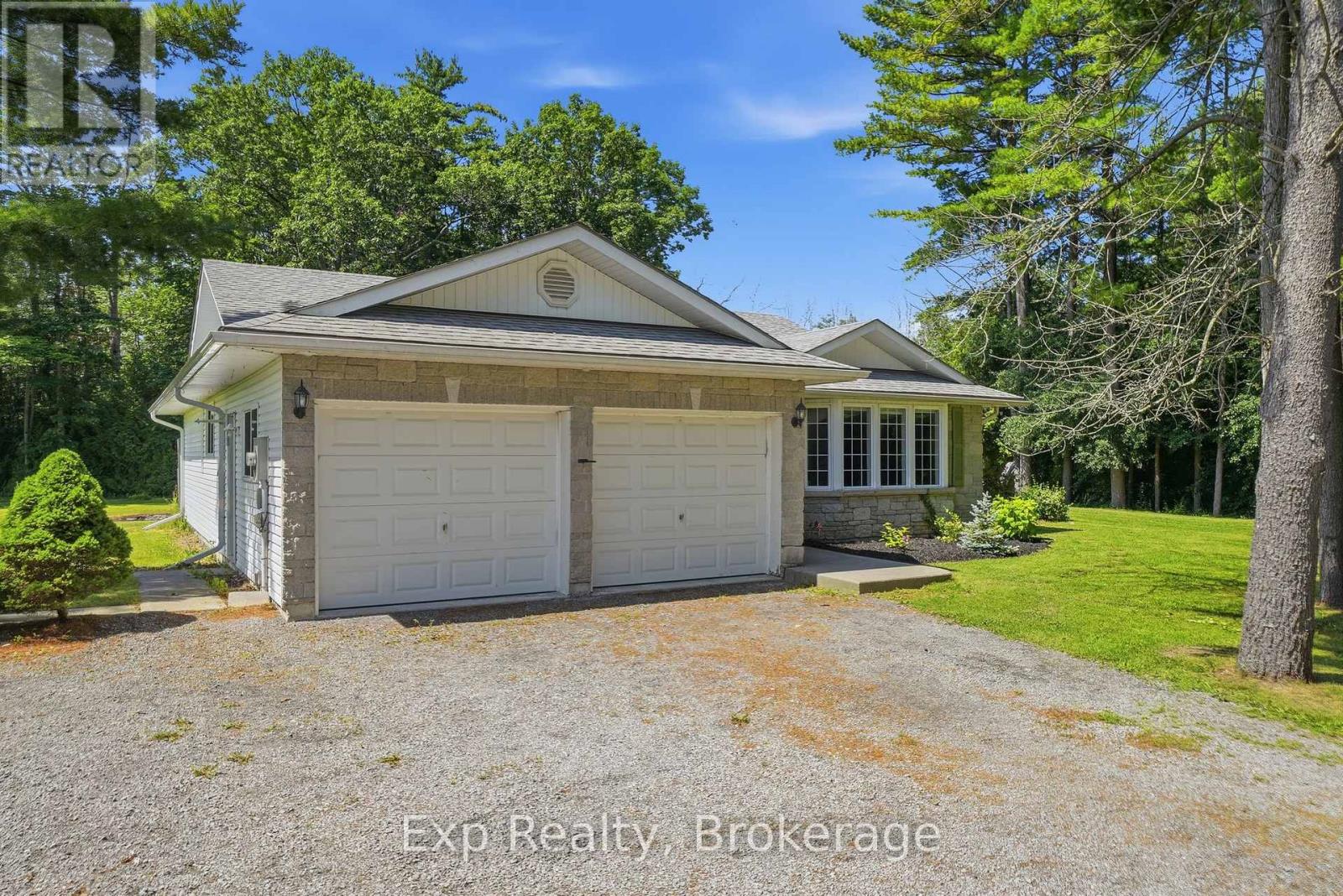 Residential in Prince Edward County (Ameliasburg Ward) 3