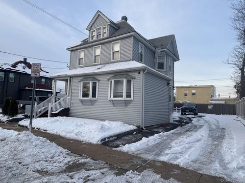 27 W Lincoln Ave, Valley Stream, NY, 11580-5754 | Card Image