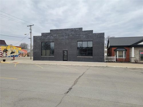 1118 Maine St, Windsor, IL, 61957-1432 | Card Image