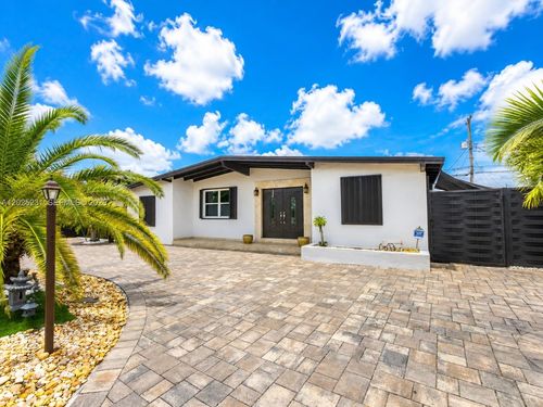 11425 Sw 43rd Ter, Miami, FL, 33165-4637 | Card Image