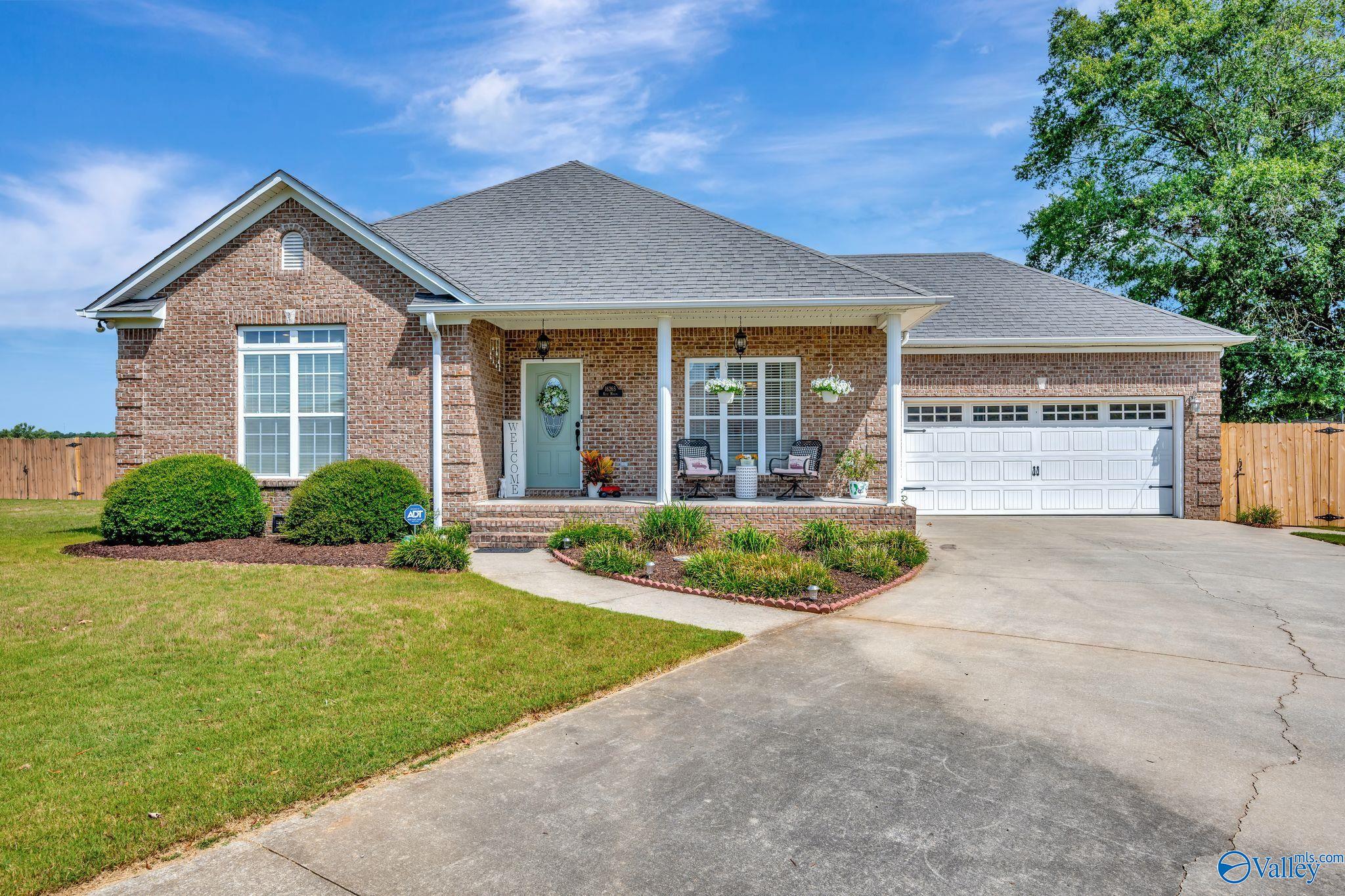 Kyle Moran Dr, Athens, AL 35614
