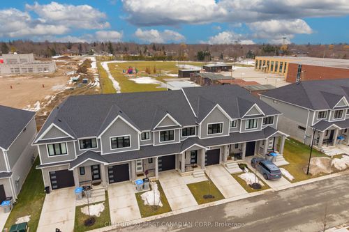 35-17 Nicholson St, Lucan, ON, N0M2J0 | Card Image