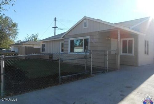 44226 2nd St E, Lancaster, CA, 93535-3505 | Card Image