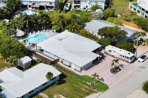 8055 Tuna Dr, Marathon, FL, 33050-2853 | Card Image