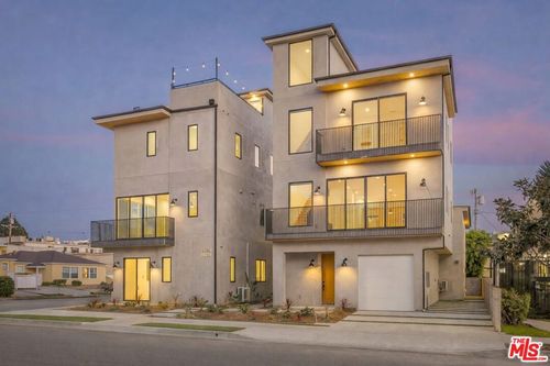12706 Pacific Ave, Los Angeles, CA, 90066-4202 | Card Image
