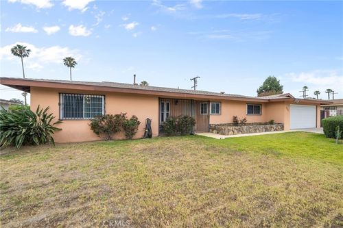 9144 Palmetto Ave, Fontana, CA, 92335-4956 | Card Image