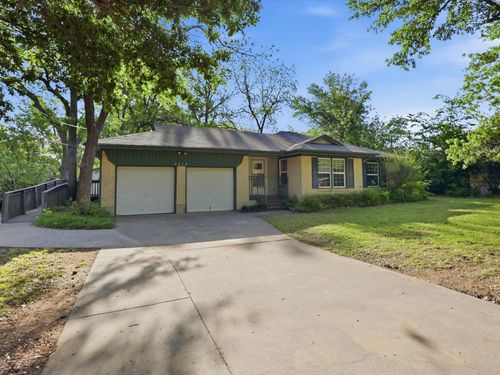 2210 Robinwood Ln, Denton, TX, 76209-2147 | Card Image