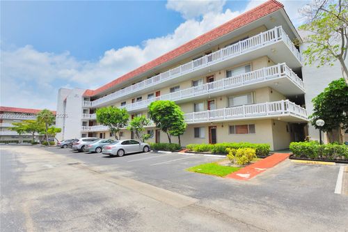 202-3571 Inverrary Dr, Lauderhill, FL, 33319-5910 | Card Image