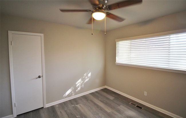 111 S 1 St St, House other with 3 bedrooms, 2 bathrooms and null parking in Midlothian TX | Image 13
