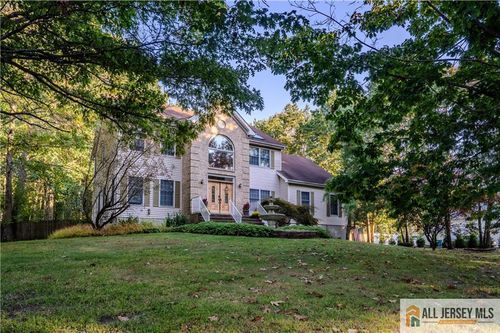10 Dante Rd, Monroe, NJ, 08831-4001 | Card Image