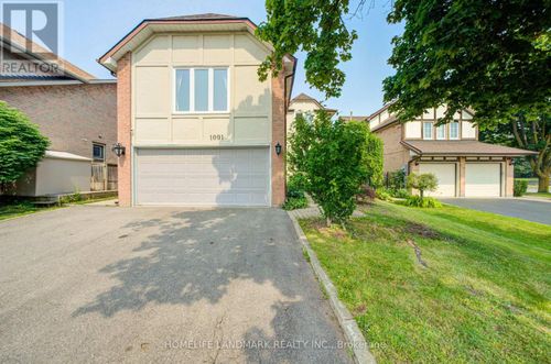 1091 Queens Ave, Oakville, ON, L6H4K9 | Card Image