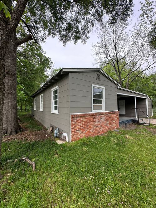 106 Circle Dr, Bogata, TX, 75417-2617 | Card Image