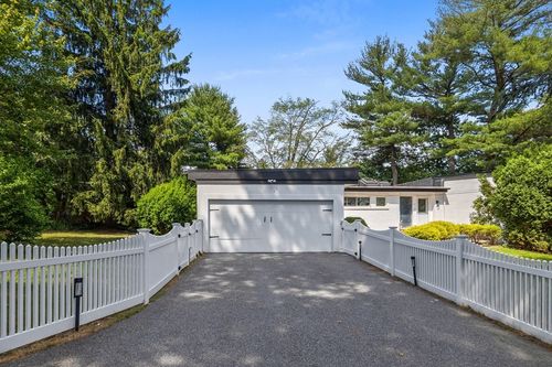 11-11 Patterson Rd, Lexington, MA, 02421-6407 | Card Image