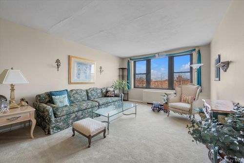 apt-6d-18-35 Corporal Kennedy St, Bayside, NY, 11360-1427 | Card Image