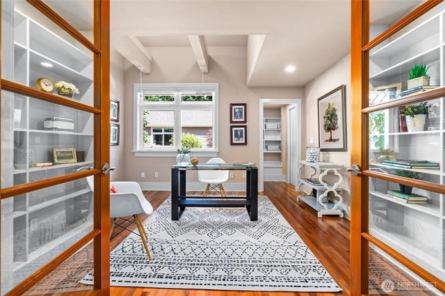 Main Floor Private Study | Image 19