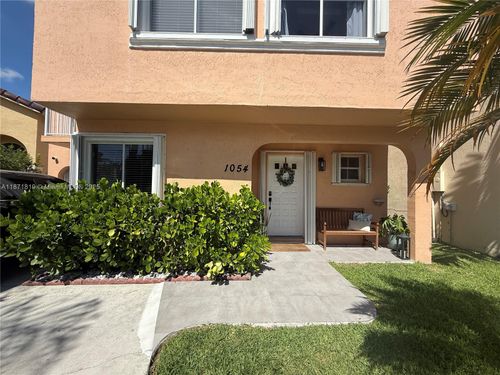 1054 Se 6th Ct, Dania Beach, FL, 33004-5414 | Card Image