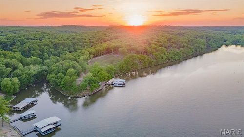 439 Beacon Point, Sunrise Beach, MO, 65079 | Card Image