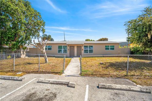 1920 Ne 2nd Ter, Pompano Beach, FL, 33060-5017 | Card Image