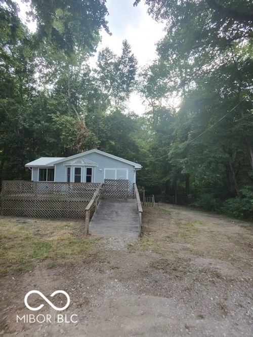 7257 N Sunnyside Rd, Deputy, IN, 47230-9617 | Card Image