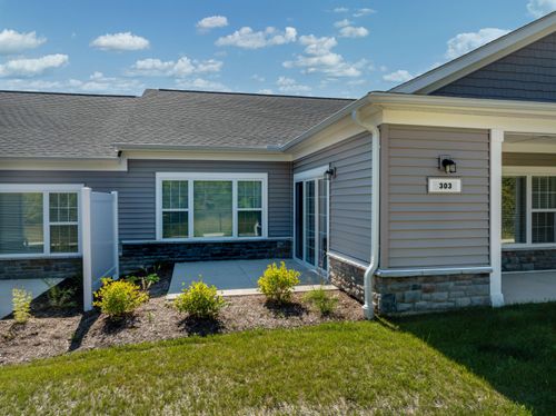 8890 S Jackjay Dr, Oak Creek, WI, 53154-5909 | Card Image