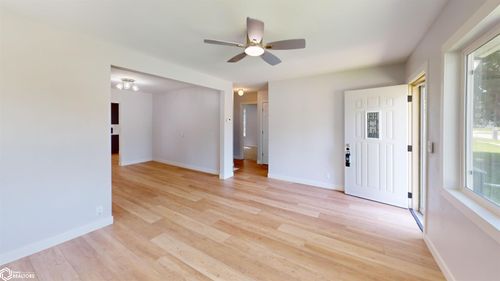 1109 S 7th Street, Fairfield, IA, 52556 | Card Image