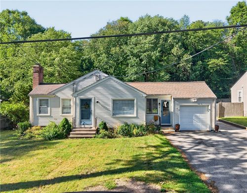 9 Milton Rd, Barrington, RI, 02806-1101 | Card Image