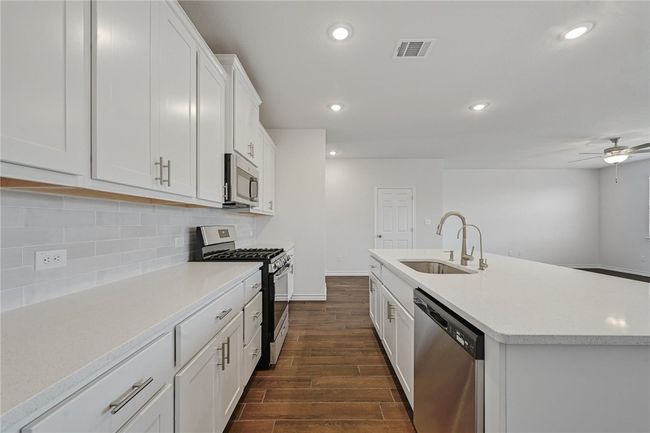 806 Pepperbark Loop, House other with 4 bedrooms, 3 bathrooms and null parking in Buda TX | Image 11