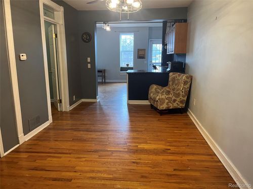 9 N Washington St, Oxford, MI, 48371-4673 | Card Image