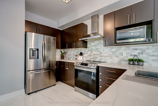 66 Daniel Reaman Cres, House attached with 4 bedrooms, 3 bathrooms and 2 parking in Vaughan ON | Image 10