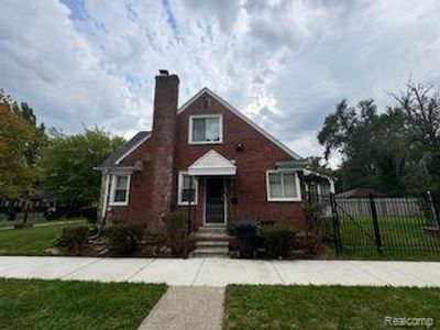 14257 Warwick Street, Home with 3 bedrooms, 1 bathrooms and null parking in Detroit MI | Image 3