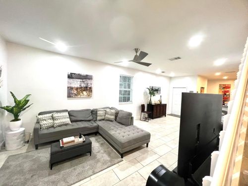 2046 Madeira Dr, Weston, FL, 33327-1916 | Card Image