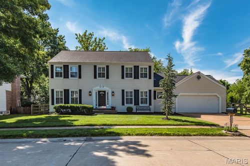 14960 Country Ridge Dr, Chesterfield, MO, 63017-7601 | Card Image