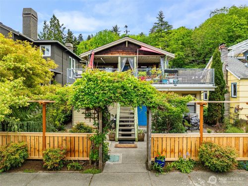 2434 55th Ave Sw, Seattle, WA, 98116-2290 | Card Image