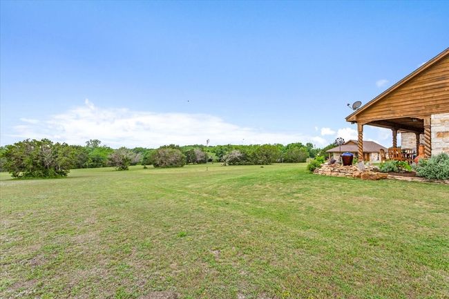 View of green lawn | Image 34