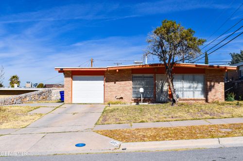 5372 Circus Ln, El Paso, TX, 79912-5709 | Card Image