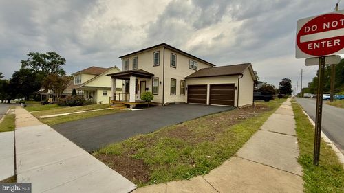 1011 Elnore Ave, Temple, PA, 19560-1829 | Card Image